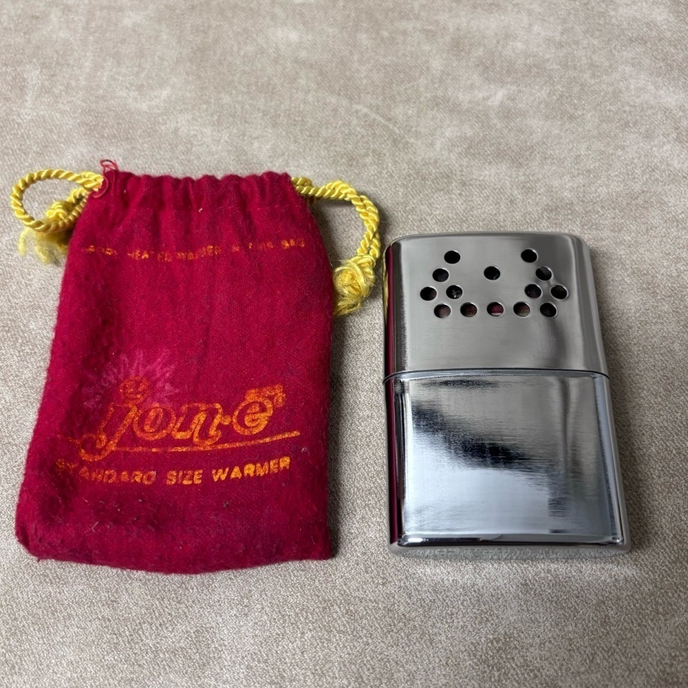 Vintage Jon-E Aladdin #77
Mfg. Co. Hand Warmer